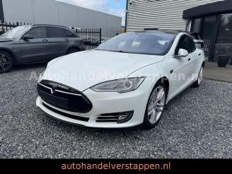 Vaurioauto  passenger cars Tesla Model 3 Model S 85d Dual AWD 386KW Pano Full Option 2016/6