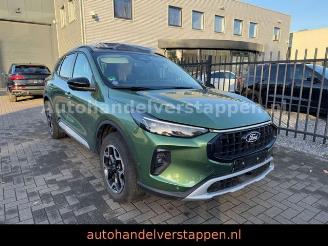 uszkodzony samochody osobowe Ford Kuga Plug-In Hybrid Active X Auto 178KW 2024/12