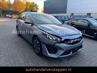 Kia Cee d Ceed Sportswagon Plug-in Hybrid Platinum Edition picture 2