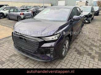 skadebil bedrijf Audi Q4 e-tron 45 e-tron 195KW Quattro ADVANCED 2024/4