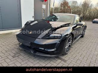 krockskadad bil auto Porsche Taycan 350KW Panorama-Glasdach Leder 20zoll 2021/10