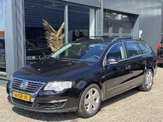 uszkodzony samochody osobowe Volkswagen Passat passat variant 2.0 FSI Comfortline 2005/11