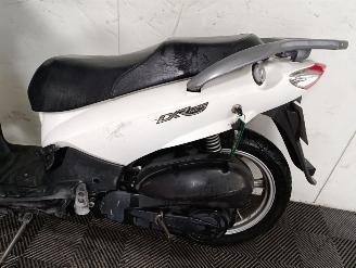 Peugeot  125 LX picture 7