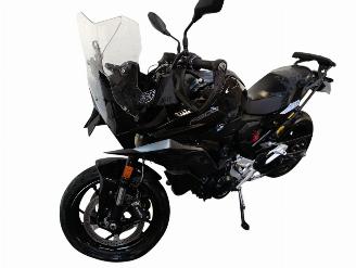 BMW  F 900XR picture 12