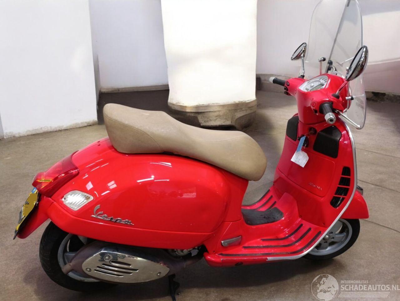 Piaggio  GTS VESPA