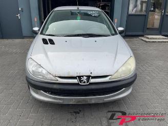 Peugeot 206 206 (2A/C/H/J/S), Hatchback, 1998 / 2012 1.4 XR,XS,XT,Gentry picture 2