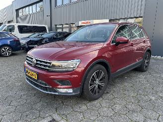 damaged passenger cars Volkswagen Tiguan 2.0 TSI 4MOTION DSG 2017/1