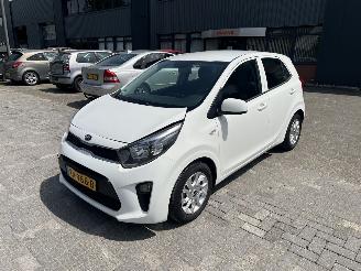 damaged passenger cars Kia Picanto 1.0 CVVT EconomyPlusLine 2019/3