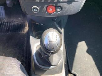 Renault Clio Clio III (BR/CR), Hatchback, 2005 / 2014 1.4 16V picture 16