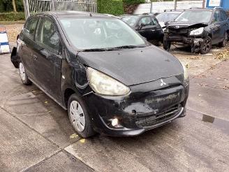 Salvage car Mitsubishi Space-star Space Star (A0), Hatchback, 2012 1.0 12V 2013/6