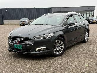 uszkodzony samochody osobowe Ford Mondeo 1.5 TDCi Titanium/LEER 2017/3