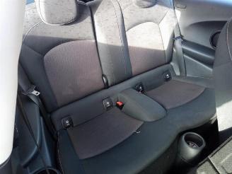 Mini Cooper Mini (F56), Hatchback 3-drs, 2013 1.5 12V Cooper picture 18