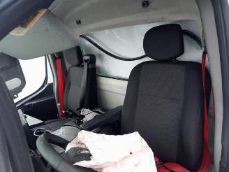 Renault Master Master III (EV/HV/UV/VA/VB/VD/VF/VG/VJ), Chassis-Cabine, 2010 2.3 dCi 145 16V FWD picture 12