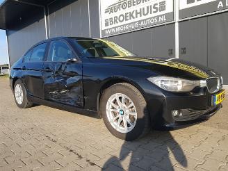 BMW 3-serie 320i Executive picture 6