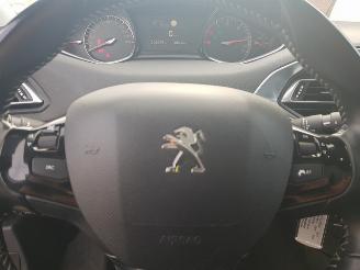 Peugeot 308 1.6 BlueHDi Blue Lease Executive picture 13