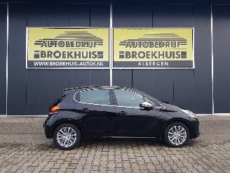 Peugeot 208 1.2 PureTech Allure picture 4