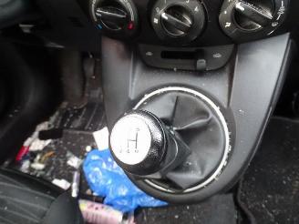 Mazda 2 1.3 16v picture 7