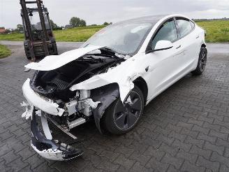 Tesla Model 3  picture 3