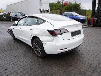 Tesla Model 3  picture 2