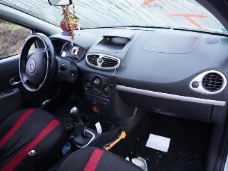 Renault Clio 1.5 dCi picture 8
