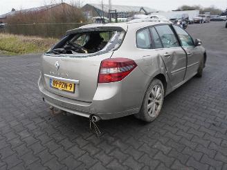 Vrakbiler auto Renault Laguna Estate 2.0 dCi 2011/4