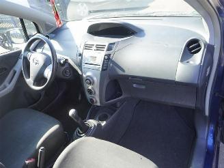 Toyota Yaris 1.0 12v picture 5