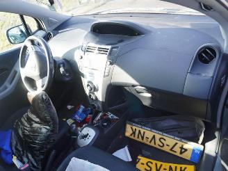 Toyota Yaris 1.3 picture 5