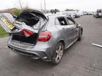 Vrakbiler auto Mercedes GLA 180 2018/8