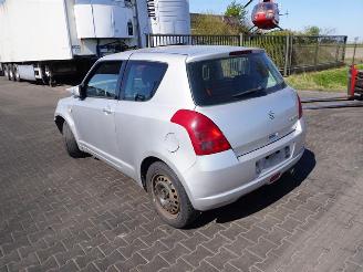 Suzuki Swift 1.3 picture 2