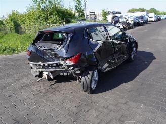 disassembly passenger cars Renault Clio 0.9 TCe 2018/2