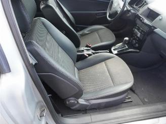 Opel Astra GTC 1.8 16v picture 8