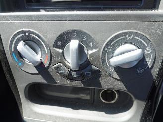 Suzuki Splash 1.0 12v picture 10