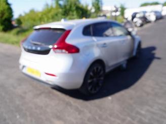 Vrakbiler auto Volvo V-40 D2 2013/11
