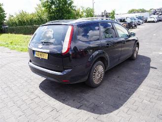 krockskadad bil auto Ford Focus Wagon 1.6 16v 2008/10