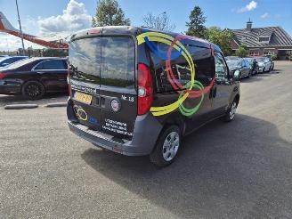 krockskadad bil auto Fiat Doblo 1.3 D Multijet (263.A.2000) 2010/11