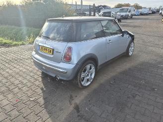 Auto incidentate Mini Cooper 1.6 16v 2001/12
