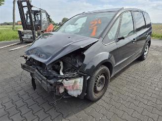 Ford Galaxy 1.6TDCi picture 3