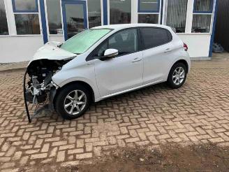 Dezmembrări autoturisme Peugeot 208 208 I (CA/CC/CK/CL), Hatchback, 2012 / 2019 1.2 Vti 12V PureTech 82 2015/10