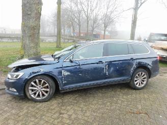 Voiture accidenté Volkswagen Passat 1.6 tdi 2016/1