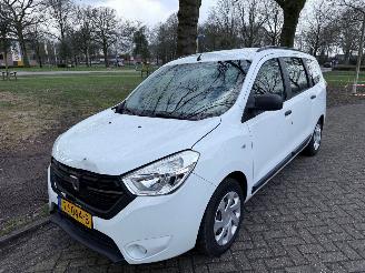 Vaurioauto  passenger cars Dacia Lodgy 85 kW (116 PK)  1199 cc. 2018/8