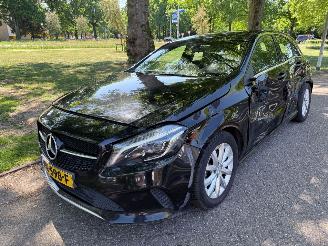 uszkodzony samochody osobowe Mercedes A-klasse 100 kW (136 PK)  2143 cc. 2017/7