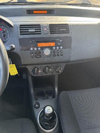 Suzuki Swift  picture 12