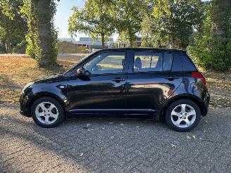 Suzuki Swift  picture 2