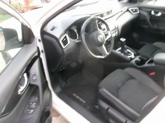 Nissan Qashqai 1.3 Design Automatic picture 24