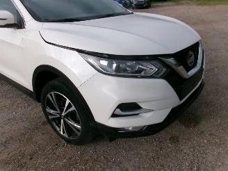Nissan Qashqai 1.3 Design Automatic picture 9