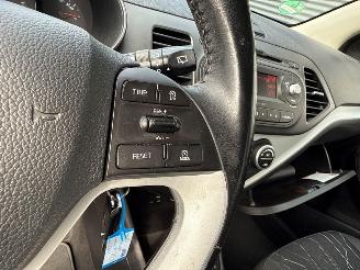 Kia Picanto 1.0 12V Hatchback  Benzine 998cc 49kW (67pk) FWD picture 23
