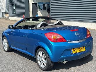 Opel Tigra 1.8 16V Cabrio  Benzine 1.796cc 92kW (125pk) FWD picture 5