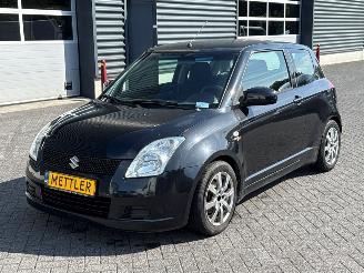 skadebil auto Suzuki Swift 1.3 VVT 16V Hatchback  Benzine 1.328cc 68kW (92pk) FWD 2005 2005/6
