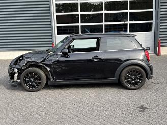 Mini Cooper 1.5 12V Cooper Hatchback 2Dr Benzine 1.499cc 100kW (136pk) FWD picture 2