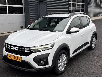 uszkodzony samochody osobowe Dacia Sandero 1.0 TCe 90 12V Hatchback  Benzine 999cc 67kW (91pk) FWD 2023/11